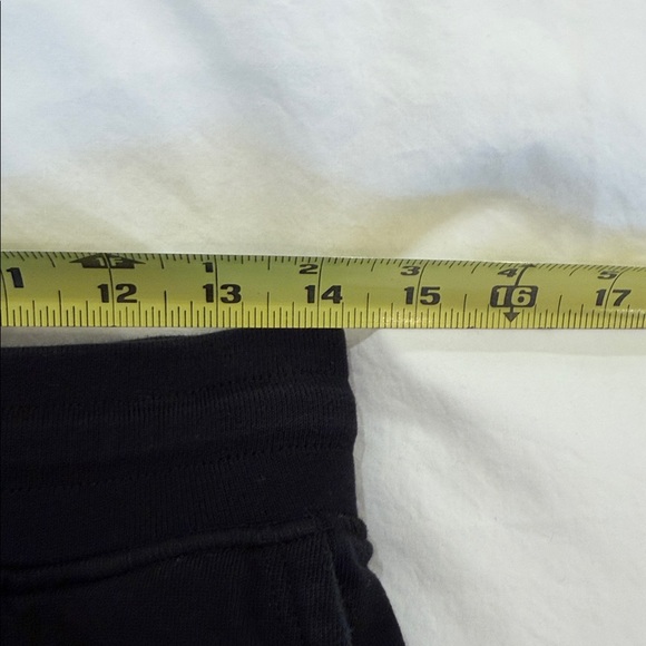 Reigning Champ Shorts - Picture 5 of 9